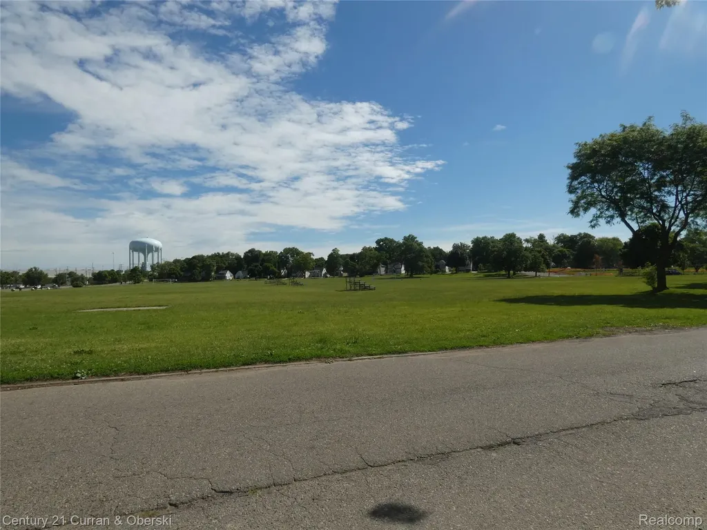 136 E Rundell Street Pontiac City MI 48342