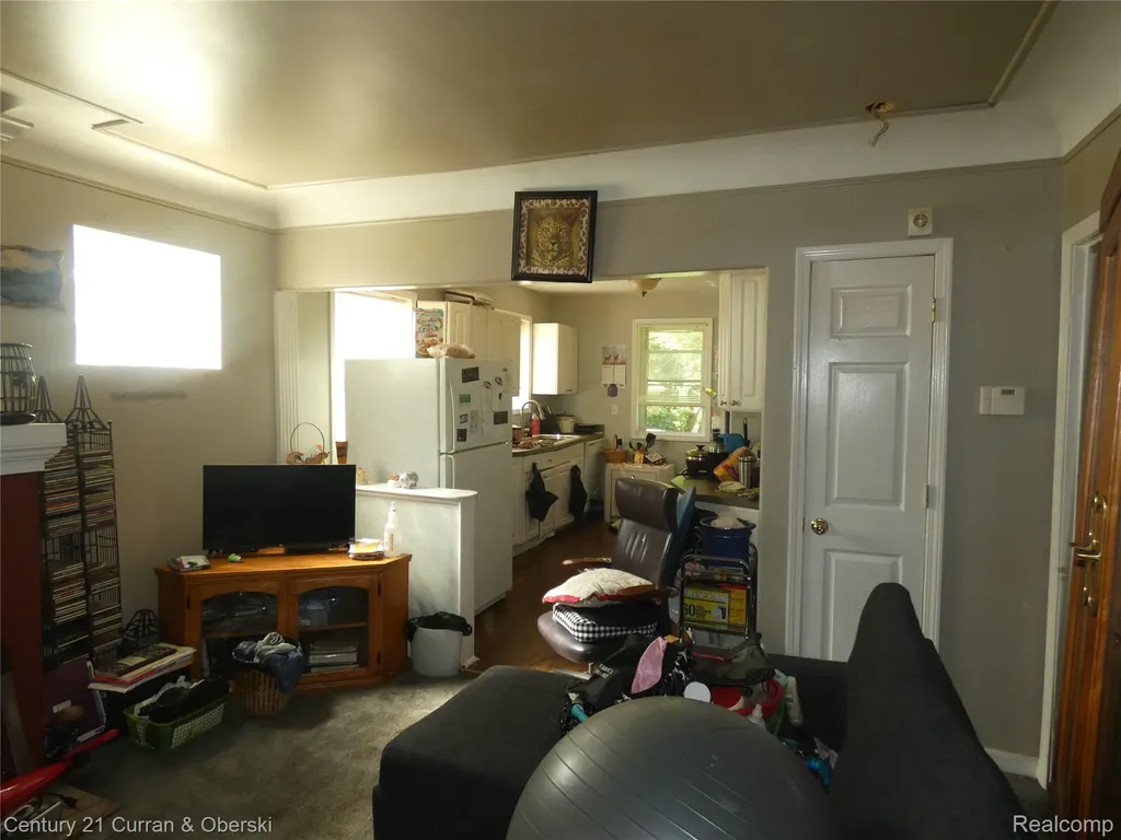 136 E Rundell Street Pontiac City MI 48342