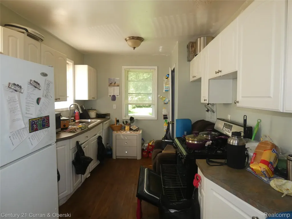 136 E Rundell Street Pontiac City MI 48342