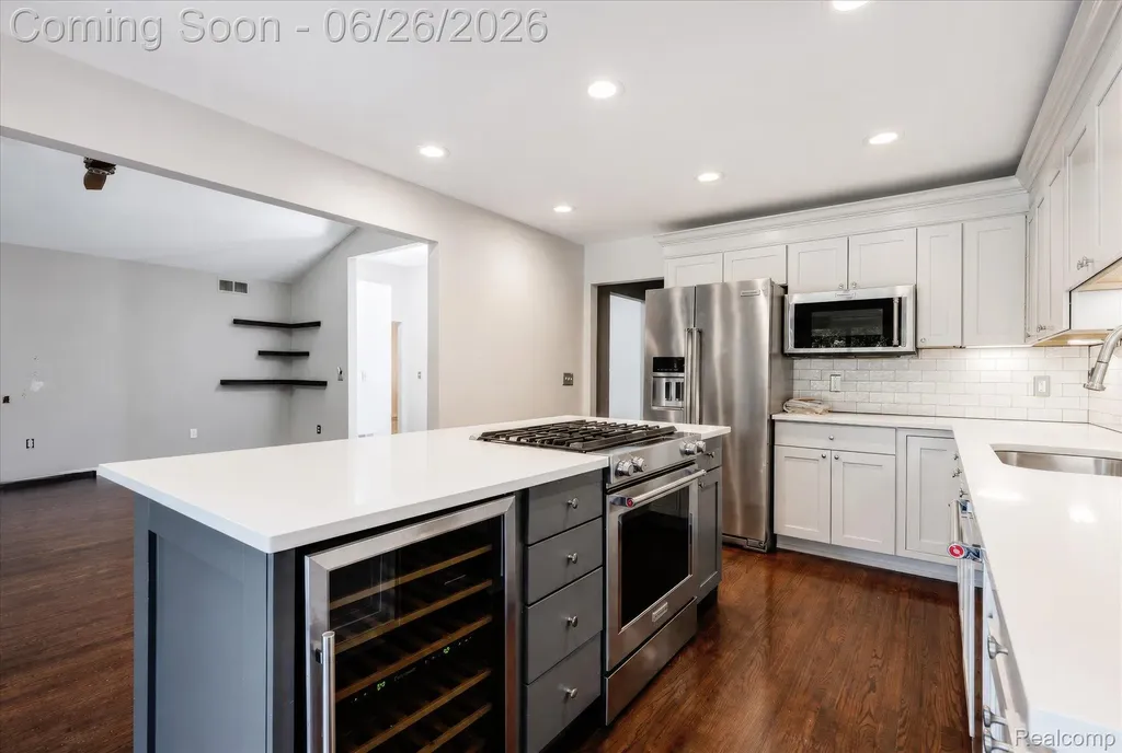 1713 Stirling Avenue Pontiac City MI 48340