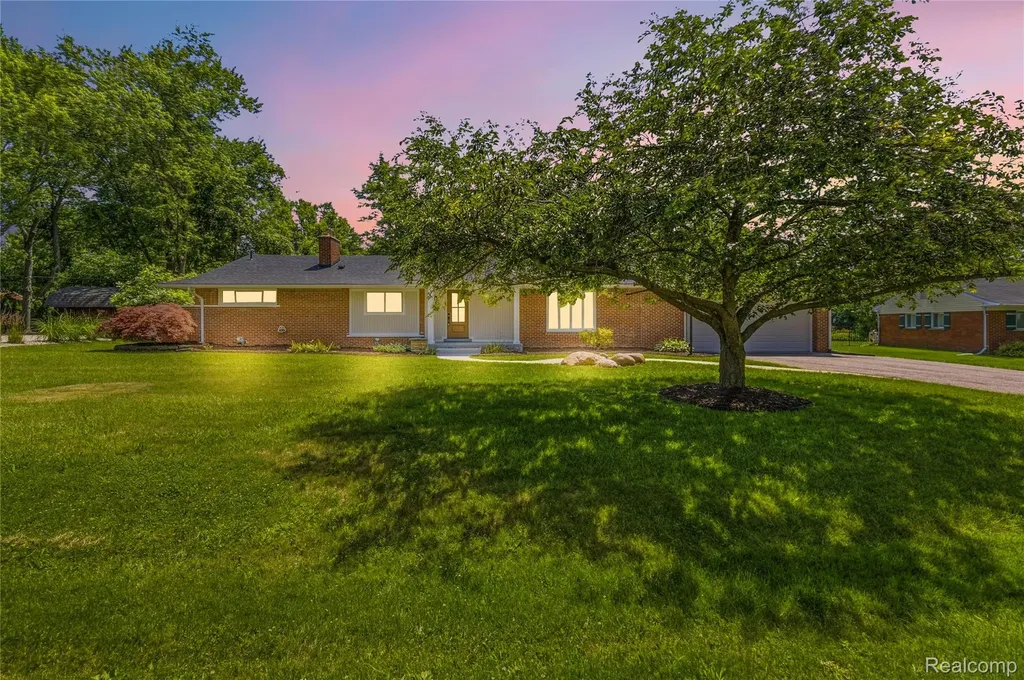28264 Bayberry Road Farmington Hills City MI 48331