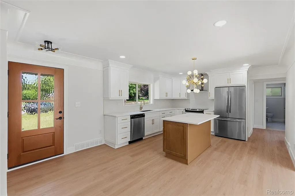 28264 Bayberry Road Farmington Hills City MI 48331