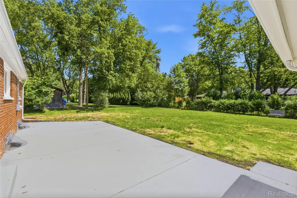 28264 Bayberry Road Farmington Hills City MI 48331