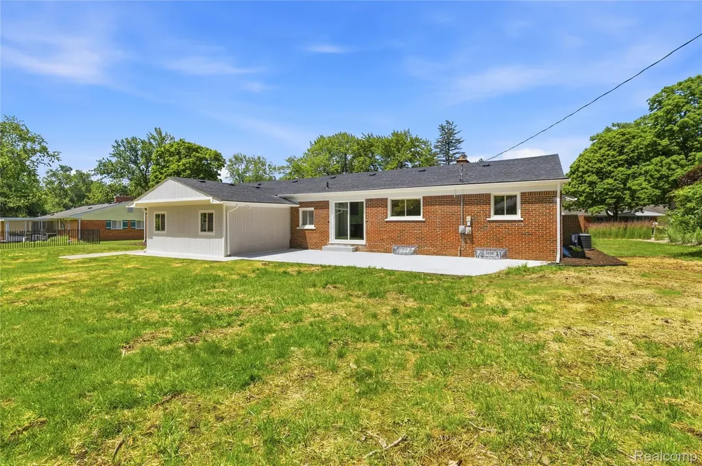 28264 Bayberry Road Farmington Hills City MI 48331