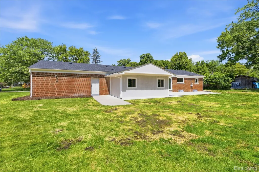 28264 Bayberry Road Farmington Hills City MI 48331