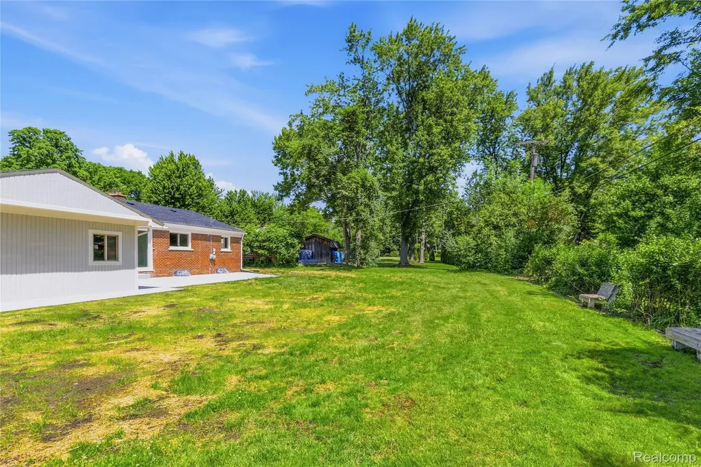 28264 Bayberry Road Farmington Hills City MI 48331