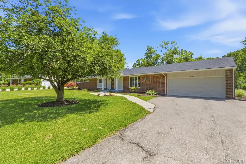 28264 Bayberry Road Farmington Hills City MI 48331