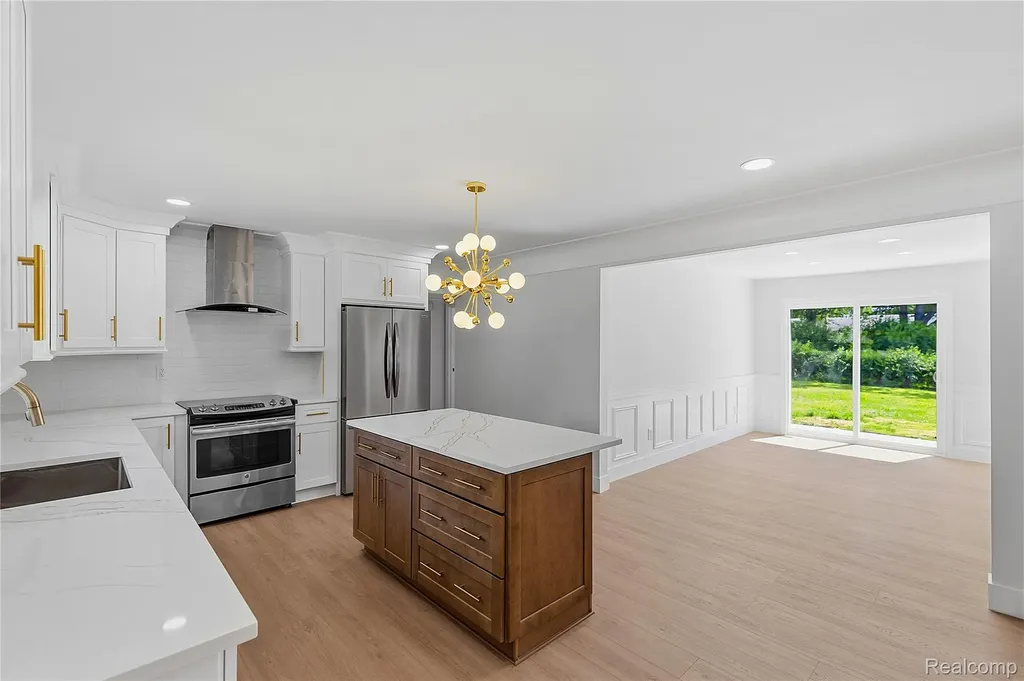 28264 Bayberry Road Farmington Hills City MI 48331