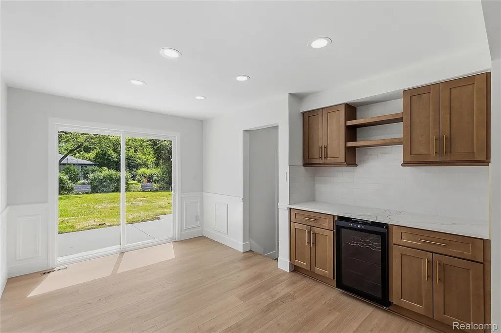 28264 Bayberry Road Farmington Hills City MI 48331