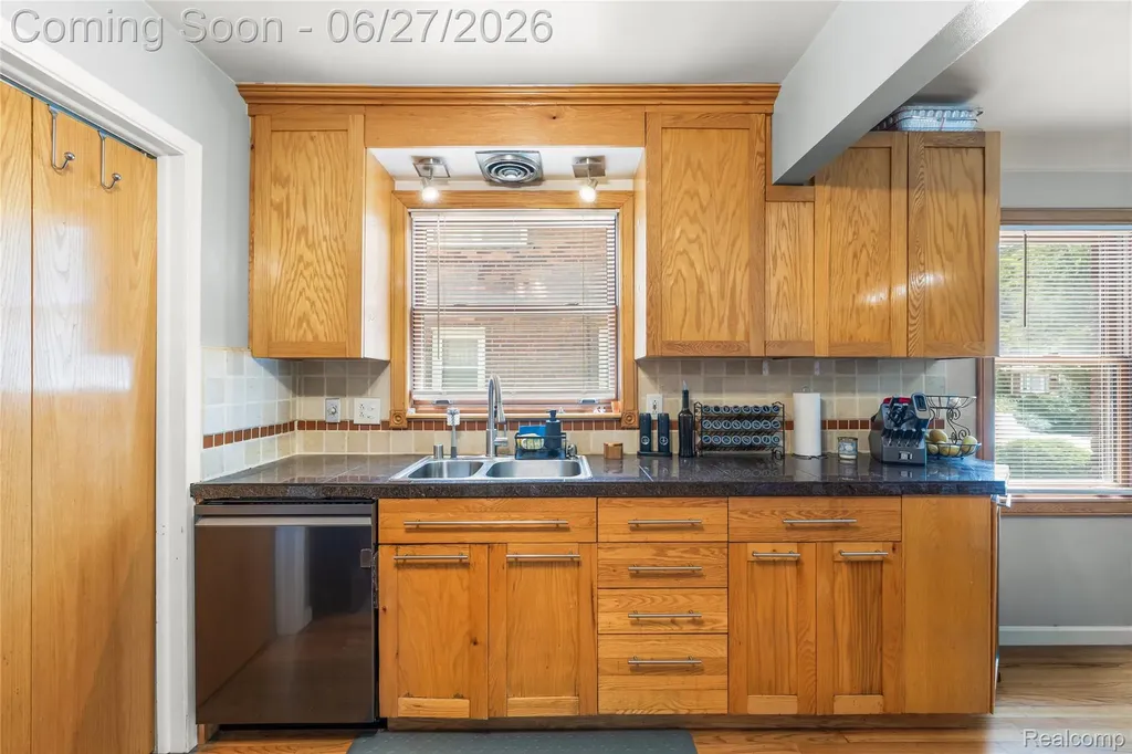 10125 Colwell Avenue Allen Park City MI 48101