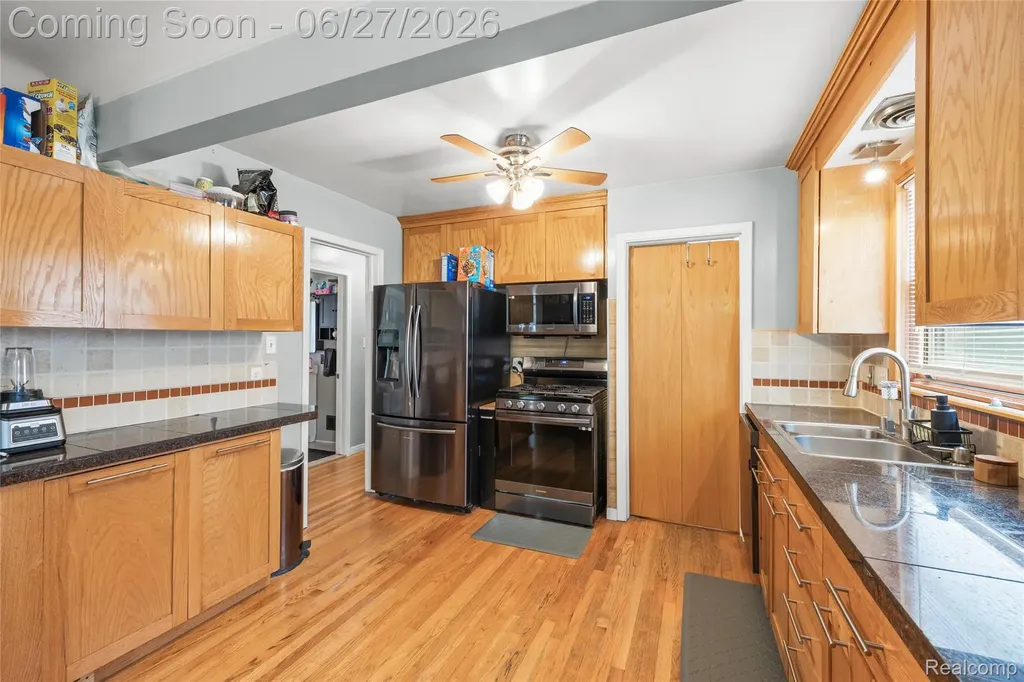 10125 Colwell Avenue Allen Park City MI 48101