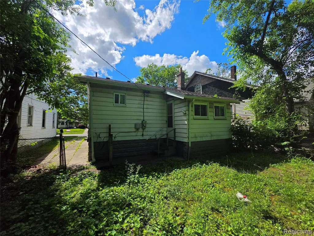 18608 Greeley Street Detroit City MI 48203