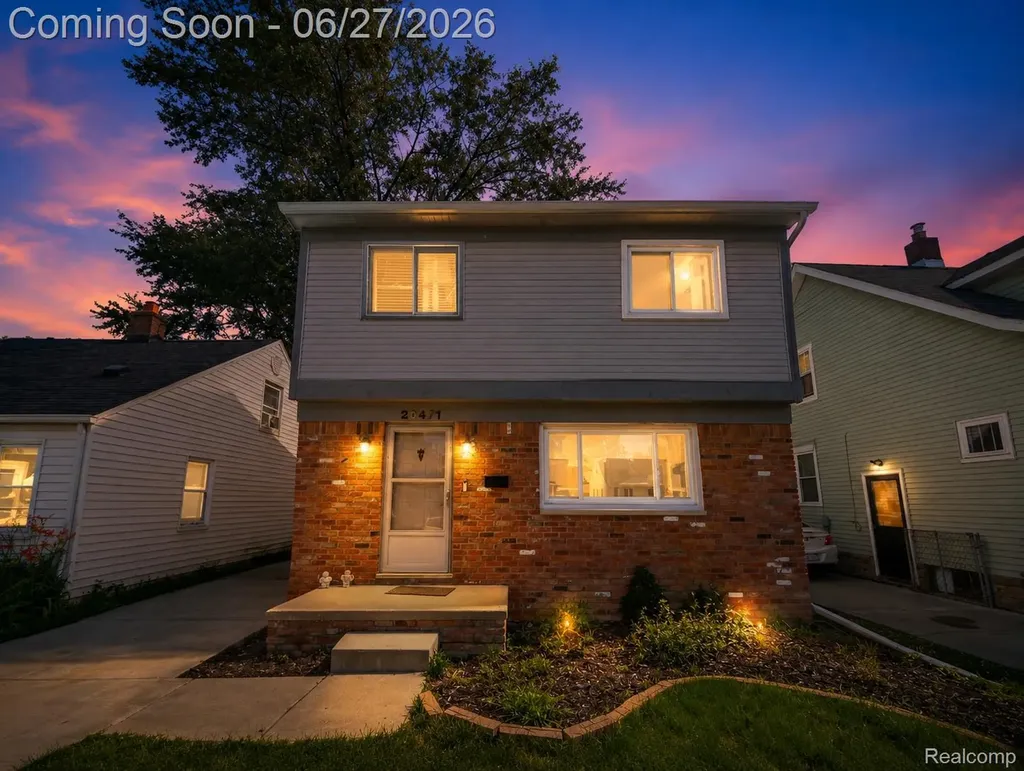 20471 Hollywood Street Harper Woods City MI 48225