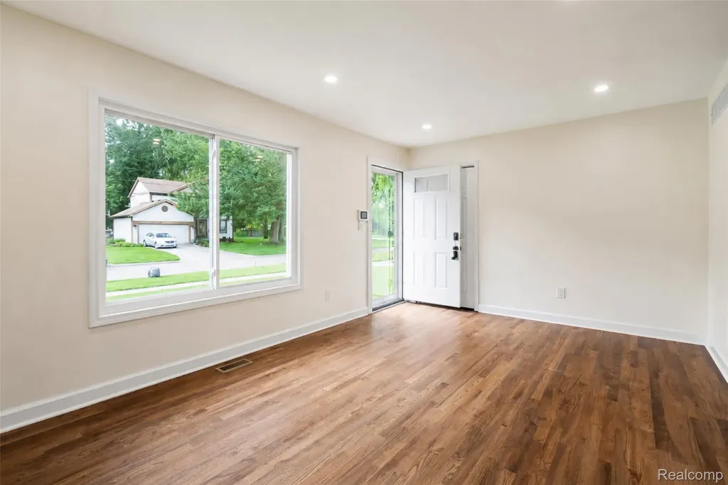 201 Cardwell Street Inkster City MI 48141