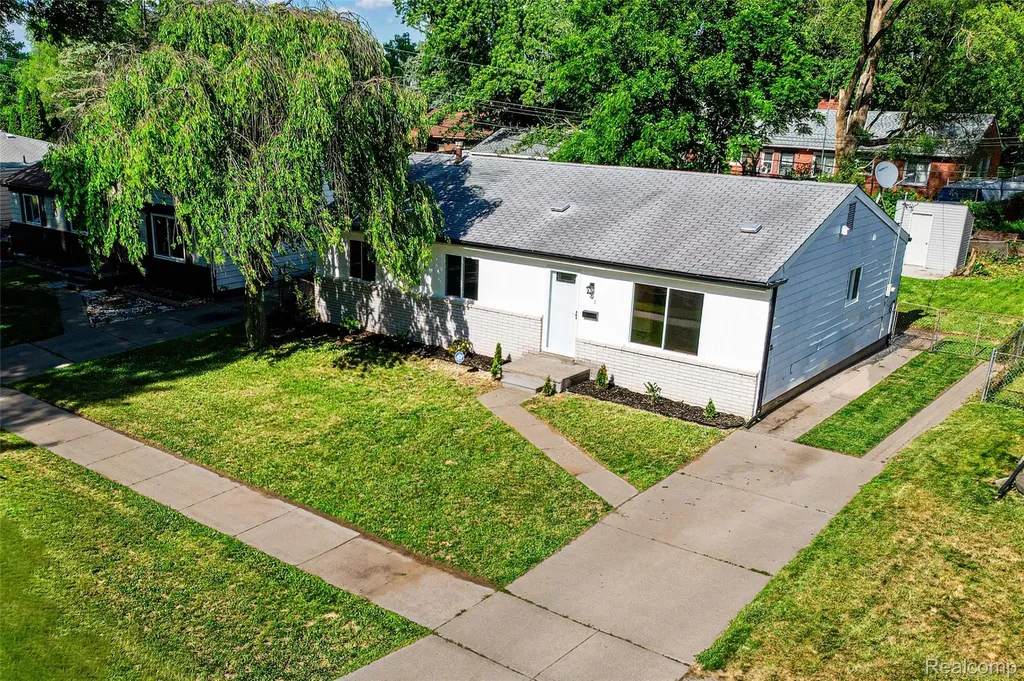 201 Cardwell Street Inkster City MI 48141