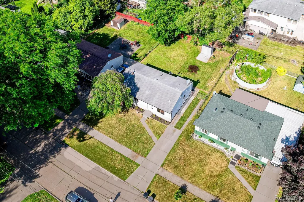 201 Cardwell Street Inkster City MI 48141
