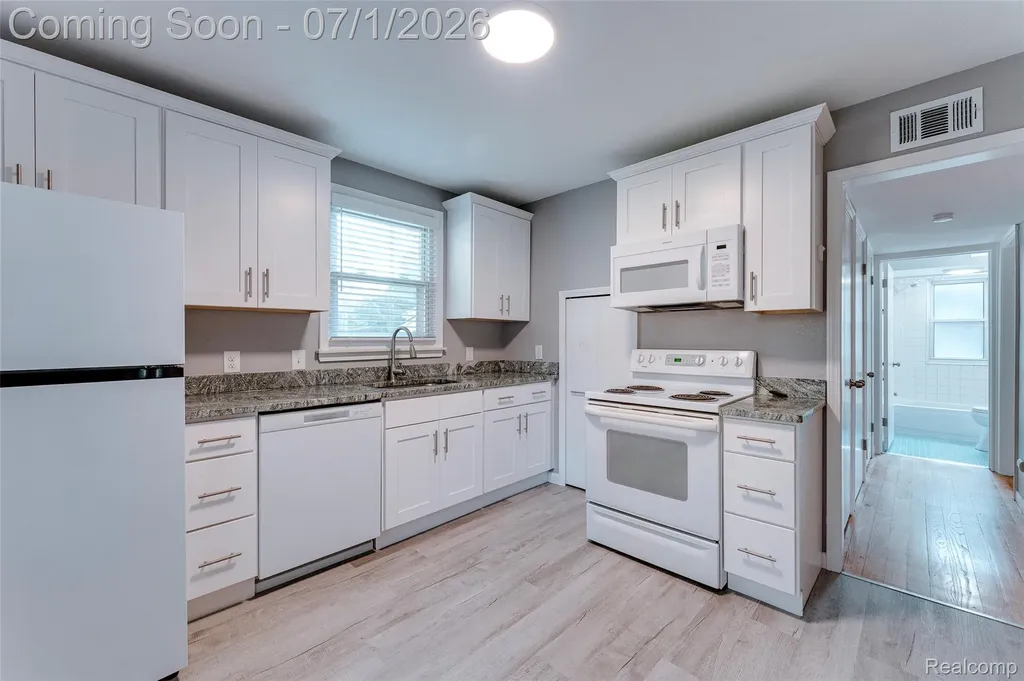 31979 Kathryn Street Garden City City MI 48135