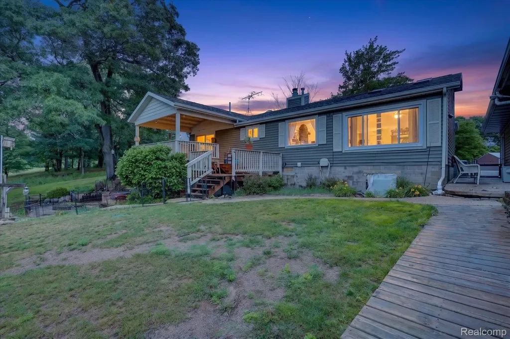 17 E White Lake Dr, Twin Lakes, Mi 49457 Drive Dalton Township MI 49457
