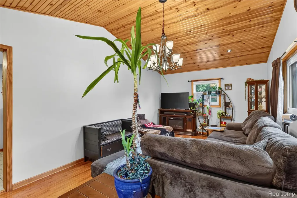 17 E White Lake Dr, Twin Lakes, Mi 49457 Drive Dalton Township MI 49457