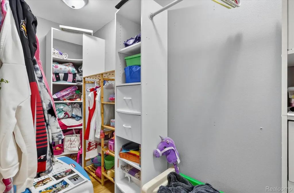 17 E 17 E White Lake Dr, Twin Lakes, Mi 49457 Drive Dalton Township MI 49457