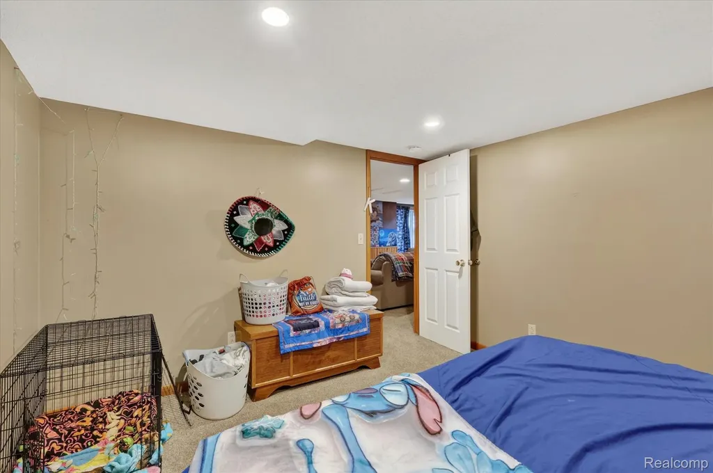 17 E 17 E White Lake Dr, Twin Lakes, Mi 49457 Drive Dalton Township MI 49457