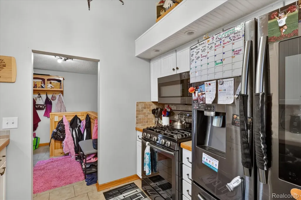 17 E 17 E White Lake Dr, Twin Lakes, Mi 49457 Drive Dalton Township MI 49457