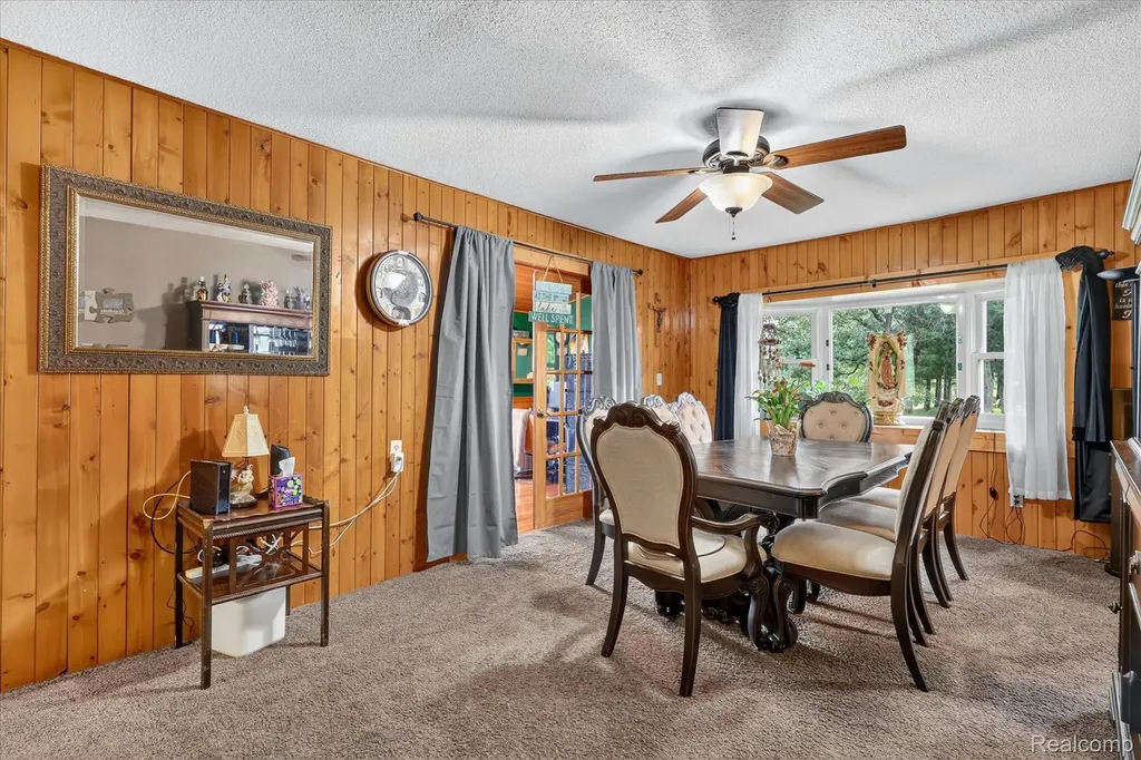 17 E 17 E White Lake Dr, Twin Lakes, Mi 49457 Drive Dalton Township MI 49457