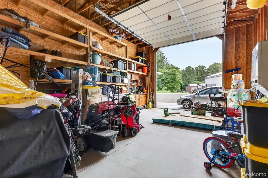 17 E 17 E White Lake Dr, Twin Lakes, Mi 49457 Drive Dalton Township MI 49457