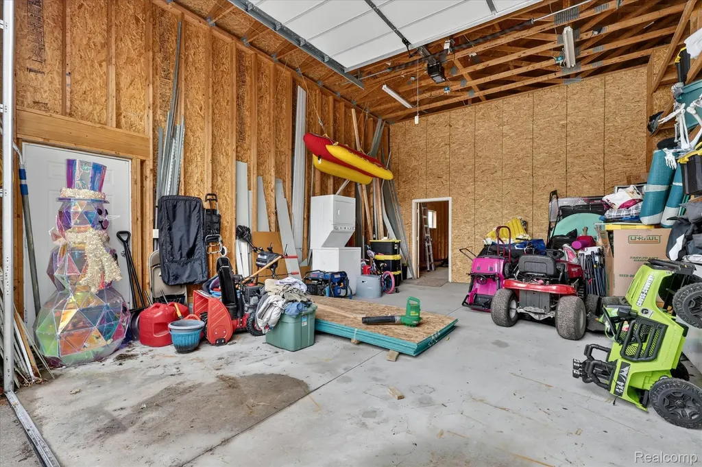 17 E 17 E White Lake Dr, Twin Lakes, Mi 49457 Drive Dalton Township MI 49457