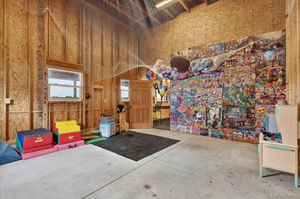 17 E 17 E White Lake Dr, Twin Lakes, Mi 49457 Drive Dalton Township MI 49457