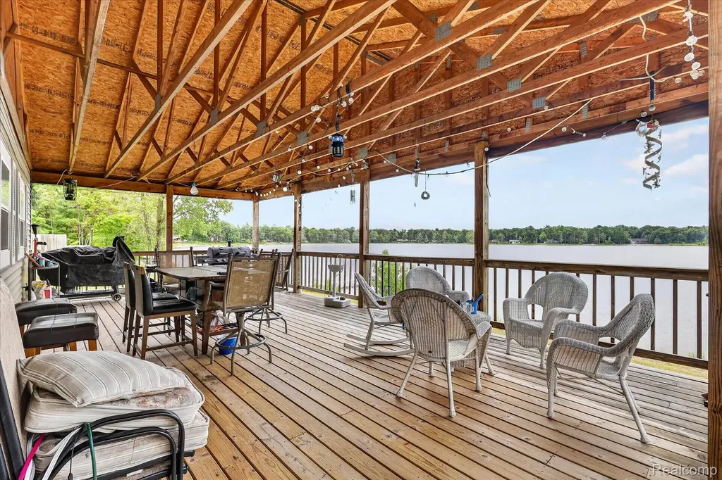 17 E White Lake Dr, Twin Lakes, Mi 49457 Drive Dalton Township MI 49457
