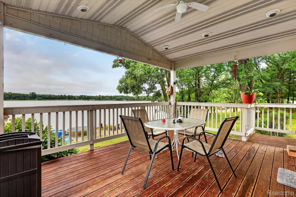 17 E White Lake Dr, Twin Lakes, Mi 49457 Drive Dalton Township MI 49457