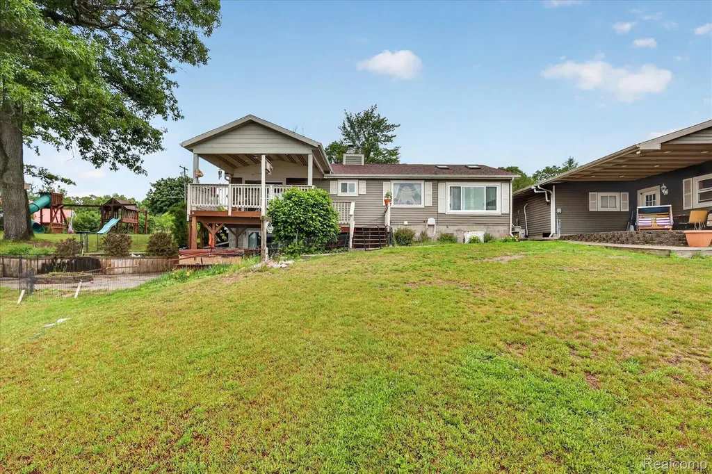 17 E White Lake Dr, Twin Lakes, Mi 49457 Drive Dalton Township MI 49457