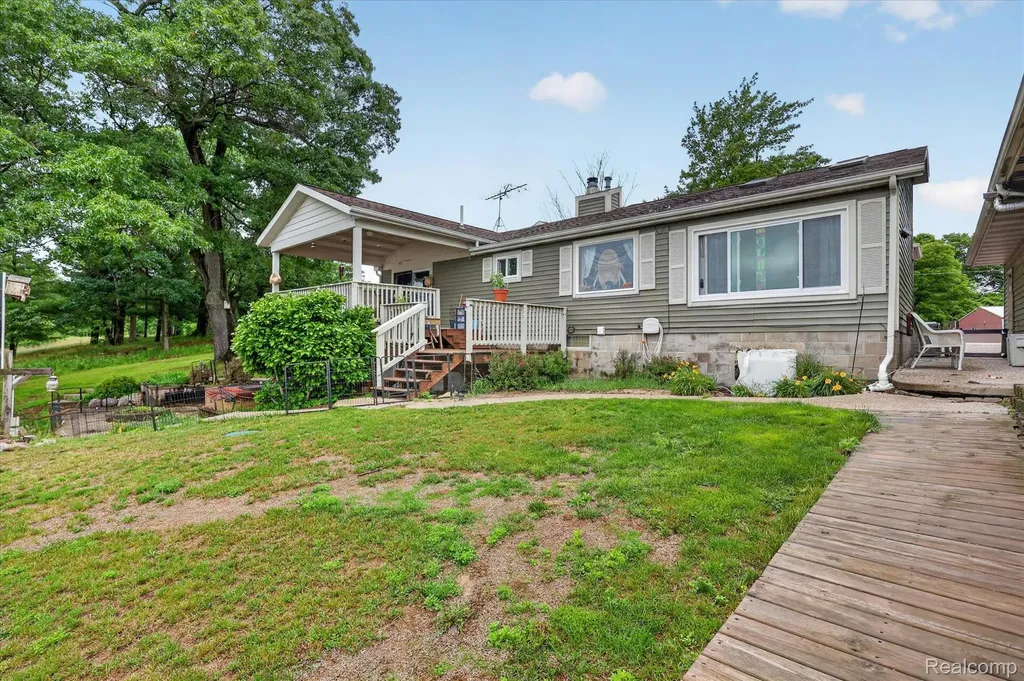 17 E White Lake Dr, Twin Lakes, Mi 49457 Drive Dalton Township MI 49457