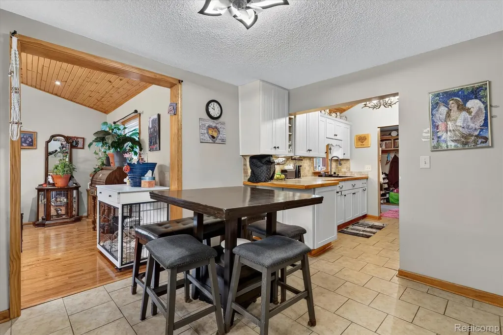 17 E White Lake Dr, Twin Lakes, Mi 49457 Drive Dalton Township MI 49457
