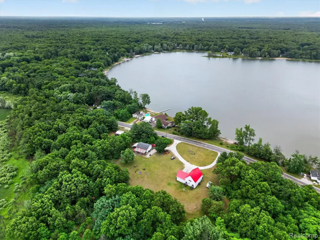 17 E White Lake Dr, Twin Lakes, Mi 49457 Drive Dalton Township MI 49457