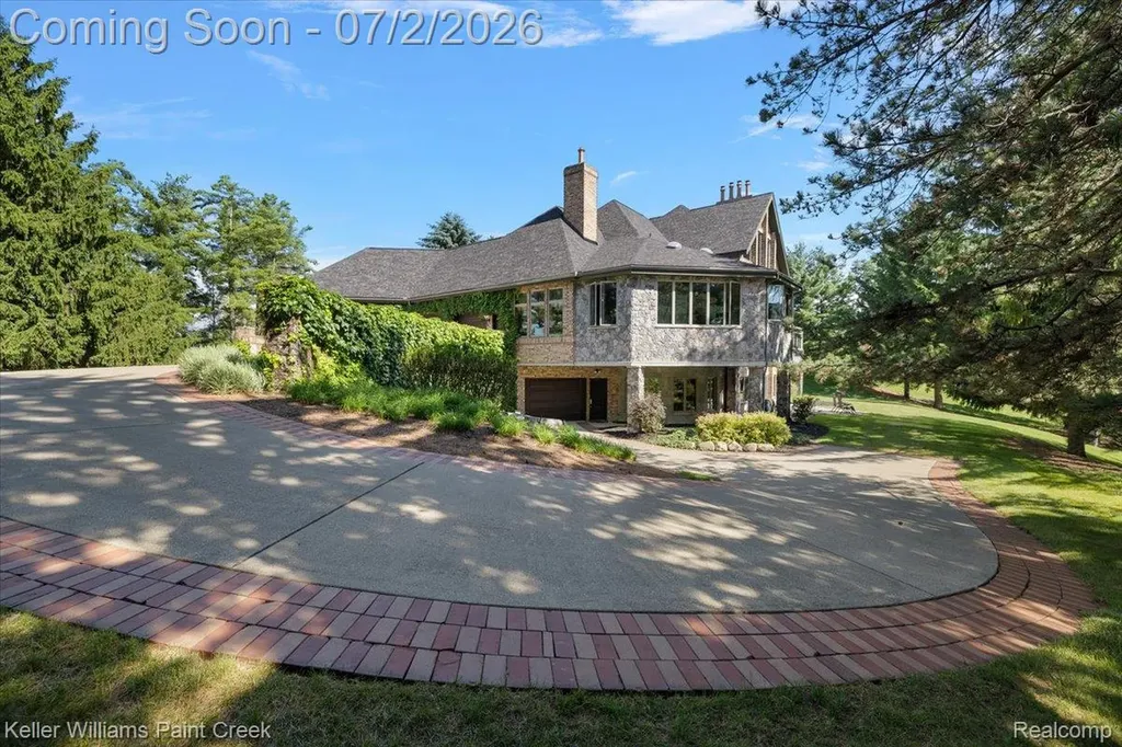 6263 Canter Creek Trail Grand Blanc Charter Township MI 48439