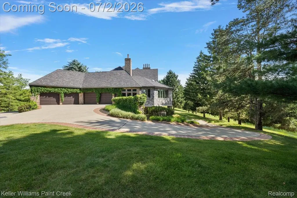 6263 Canter Creek Trail Grand Blanc Charter Township MI 48439