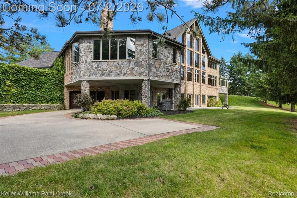 6263 Canter Creek Trail Grand Blanc Charter Township MI 48439