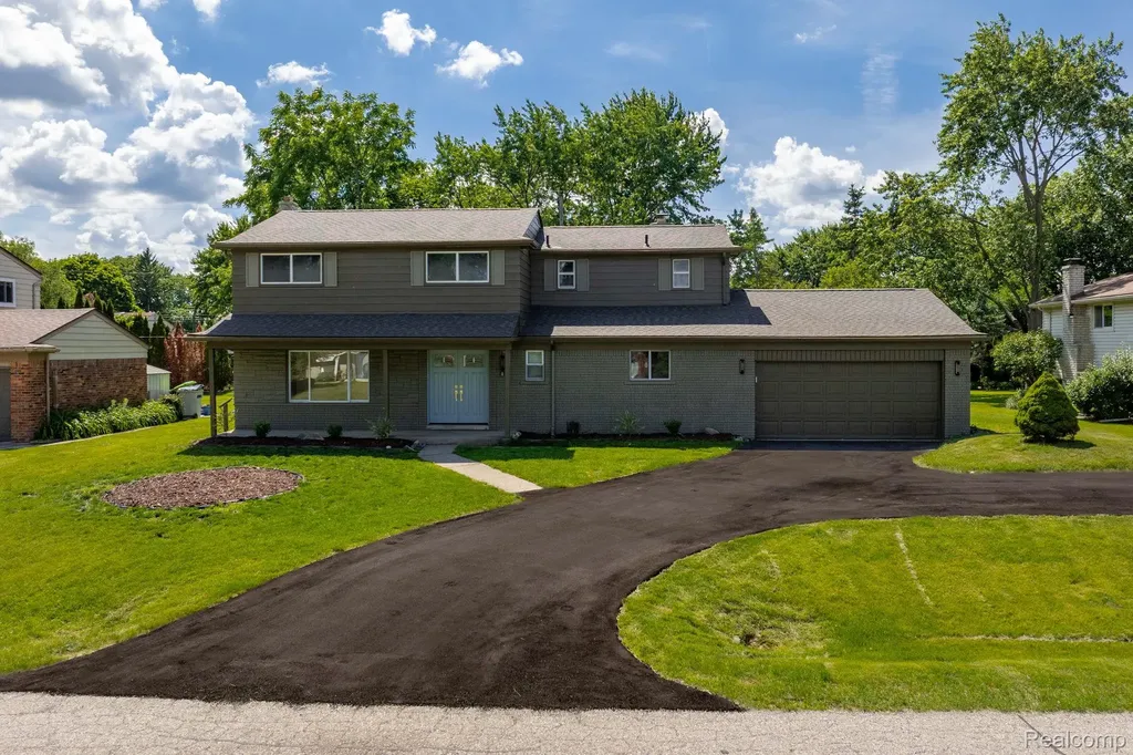 6780 Lee Crest Drive West Bloomfield Charter Township MI 48322