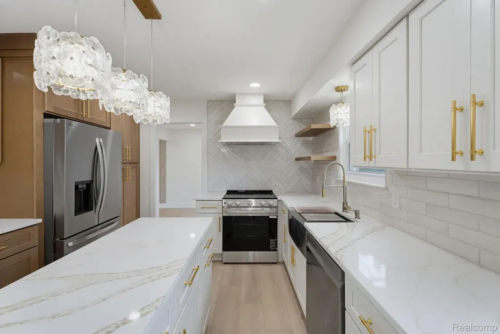 6780 Lee Crest Drive West Bloomfield Charter Township MI 48322
