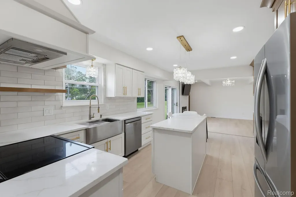6780 Lee Crest Drive West Bloomfield Charter Township MI 48322