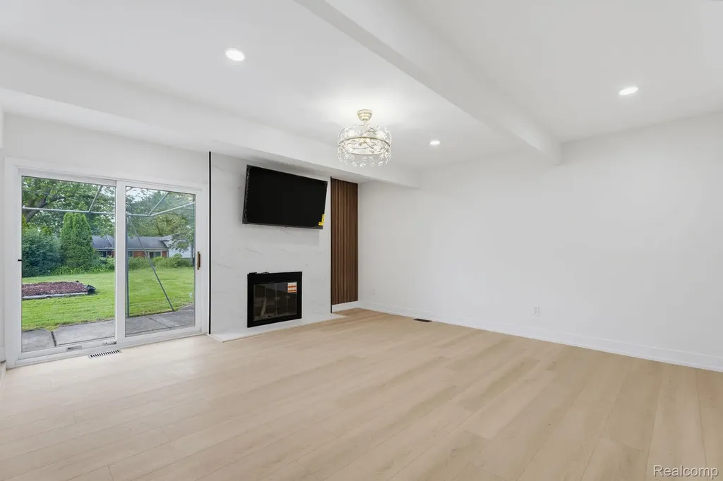 6780 Lee Crest Drive West Bloomfield Charter Township MI 48322