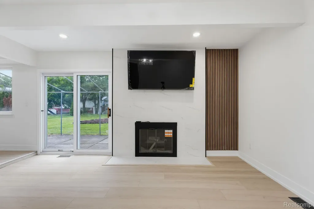 6780 Lee Crest Drive West Bloomfield Charter Township MI 48322