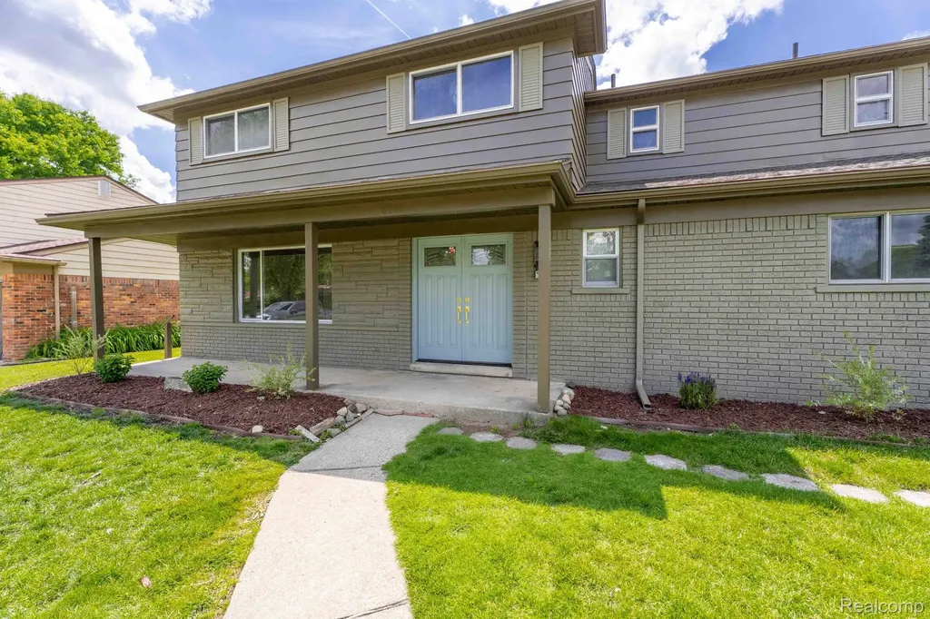 6780 Lee Crest Drive West Bloomfield Charter Township MI 48322