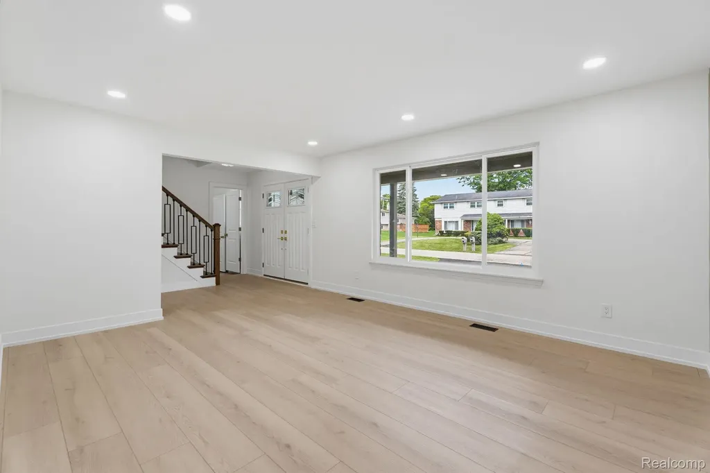 6780 Lee Crest Drive West Bloomfield Charter Township MI 48322