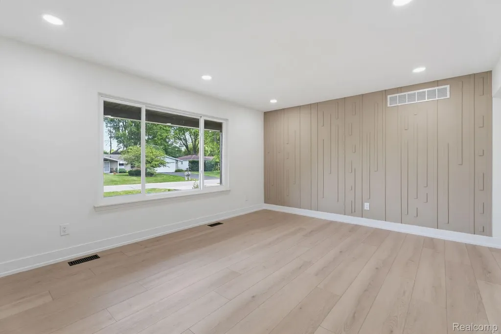 6780 Lee Crest Drive West Bloomfield Charter Township MI 48322