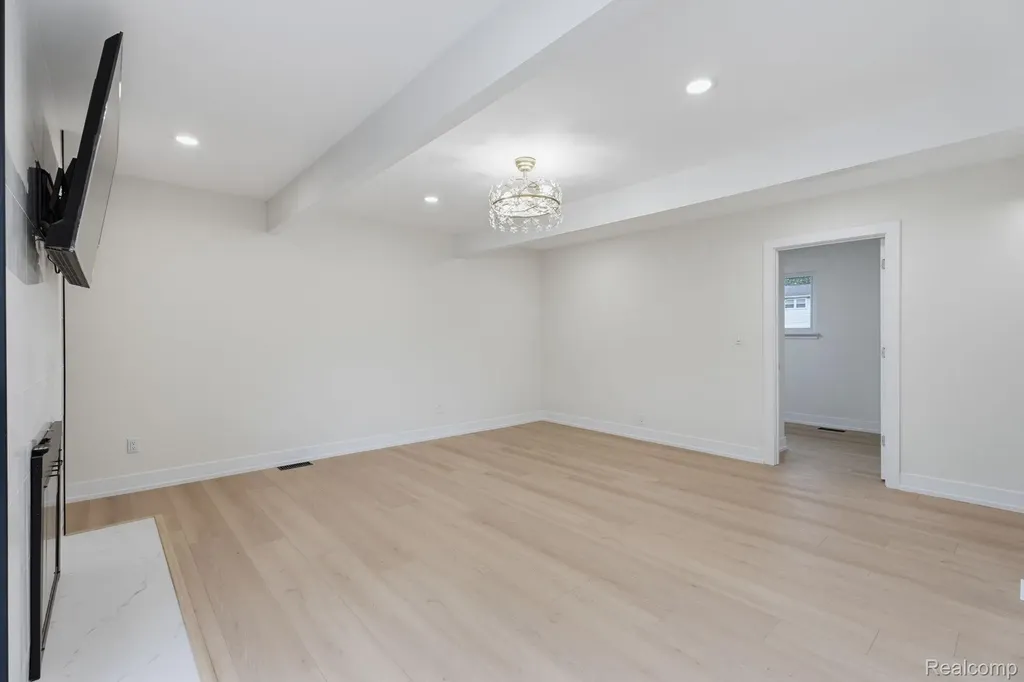 6780 Lee Crest Drive West Bloomfield Charter Township MI 48322