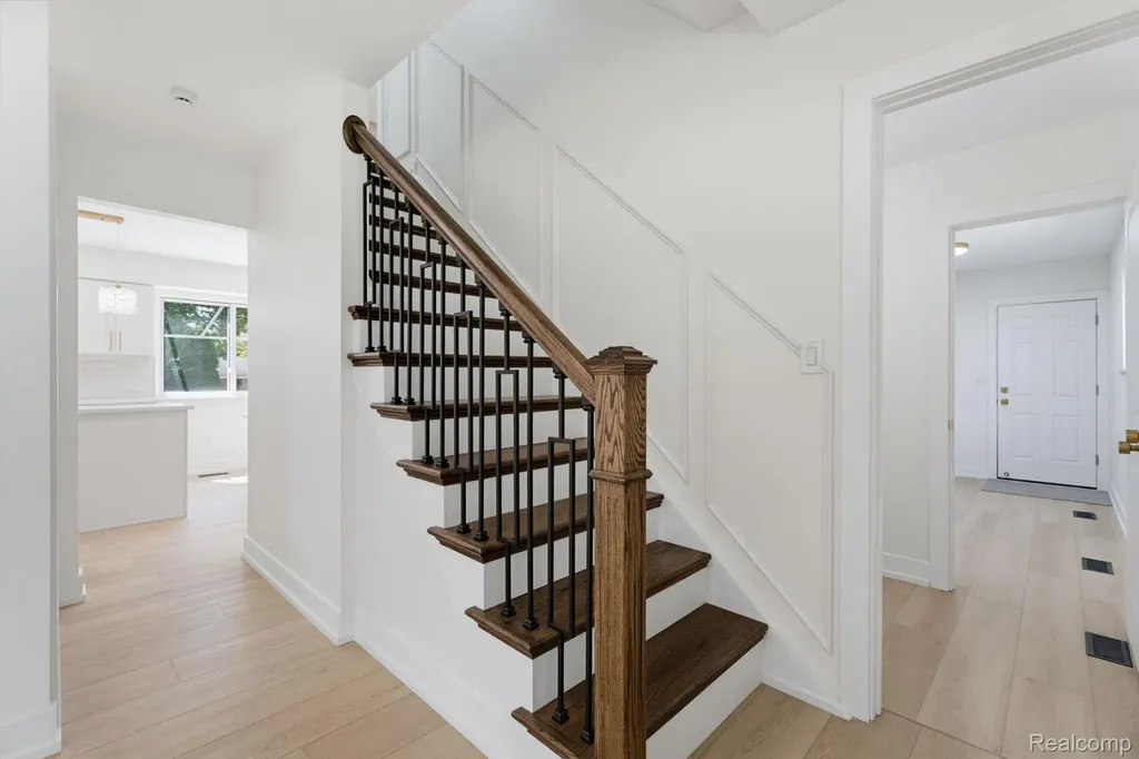 6780 Lee Crest Drive West Bloomfield Charter Township MI 48322