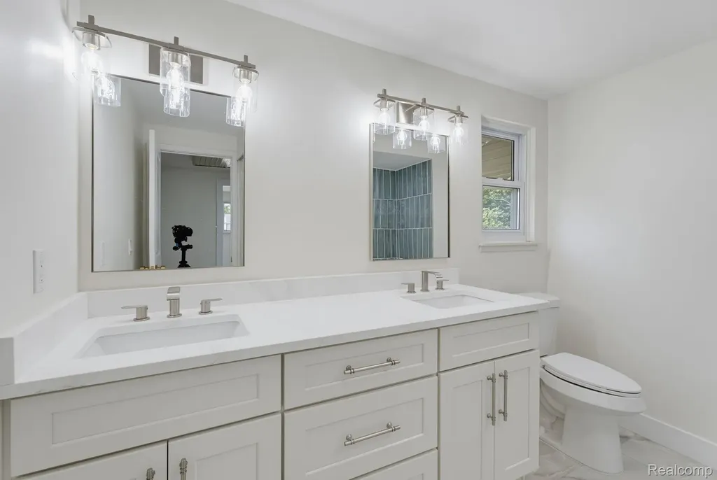 6780 Lee Crest Drive West Bloomfield Charter Township MI 48322